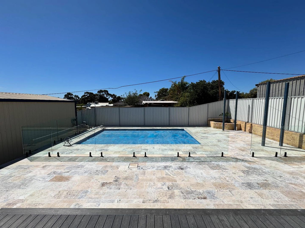 Travertine – Silver 610 × 305 × 30mm