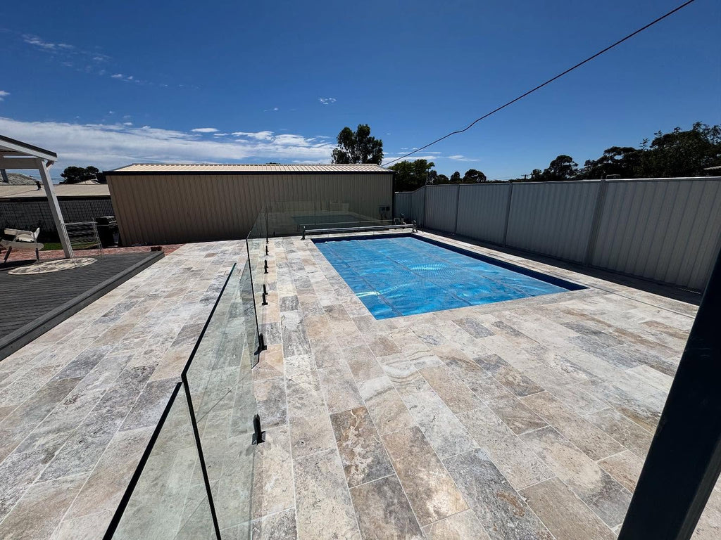 Travertine – Silver 610 × 305 × 30mm