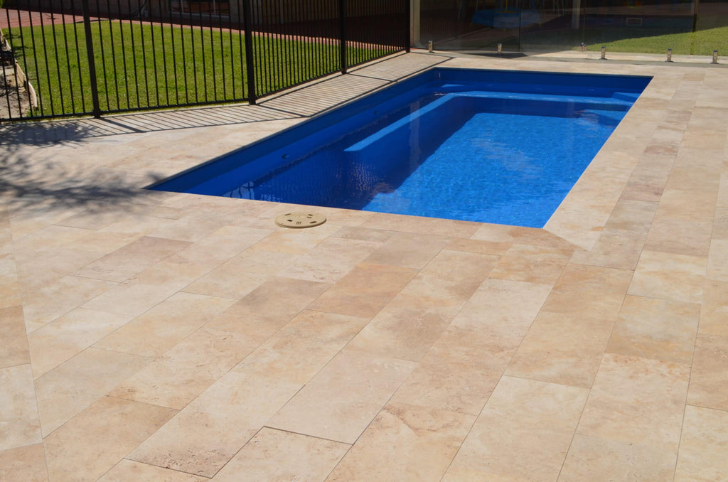 Travertine – Latte 610 × 305 × 30mm
